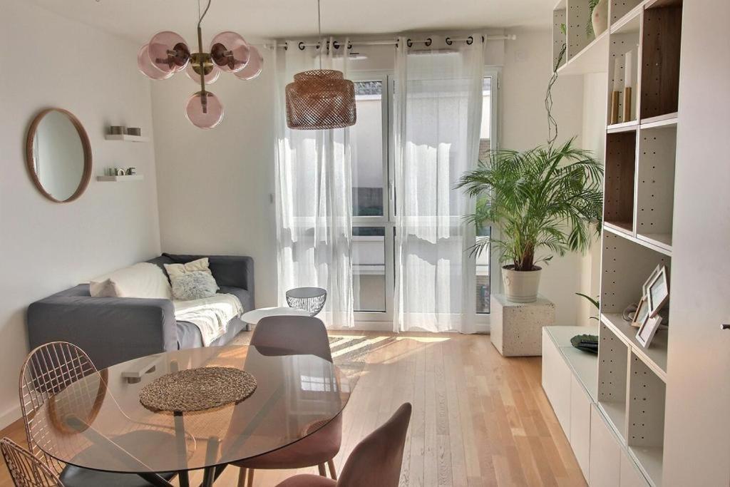 Appartamento Le Toit Du Montvalerien Suresnes Esterno foto
