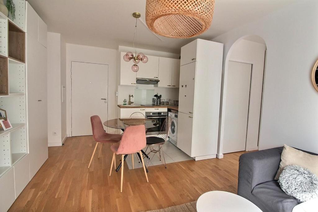 Appartamento Le Toit Du Montvalerien Suresnes Esterno foto