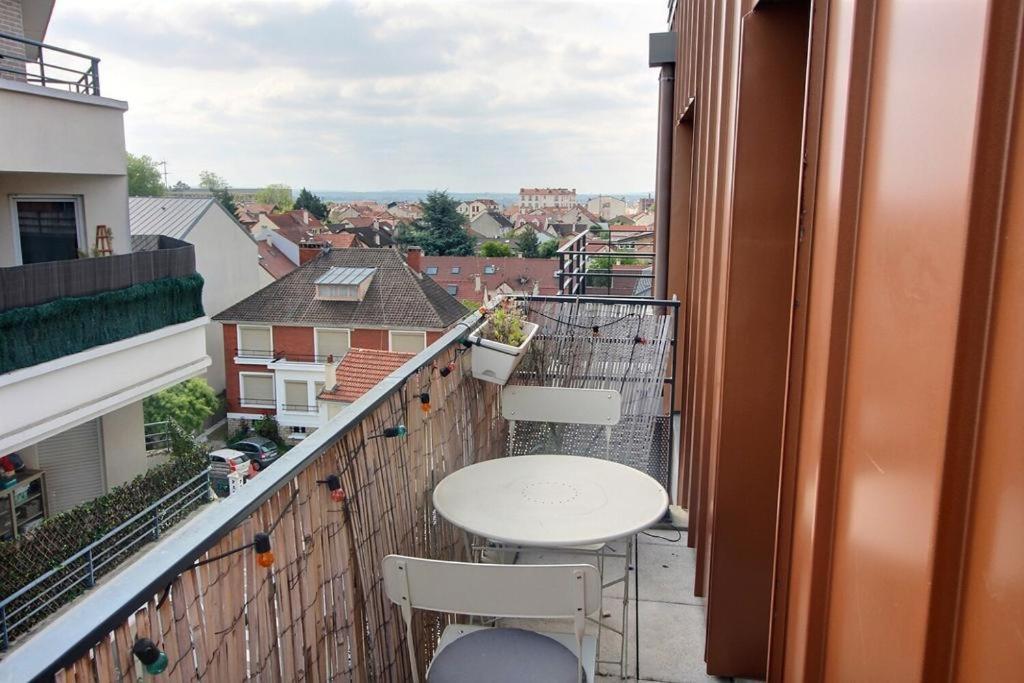 Appartamento Le Toit Du Montvalerien Suresnes Esterno foto